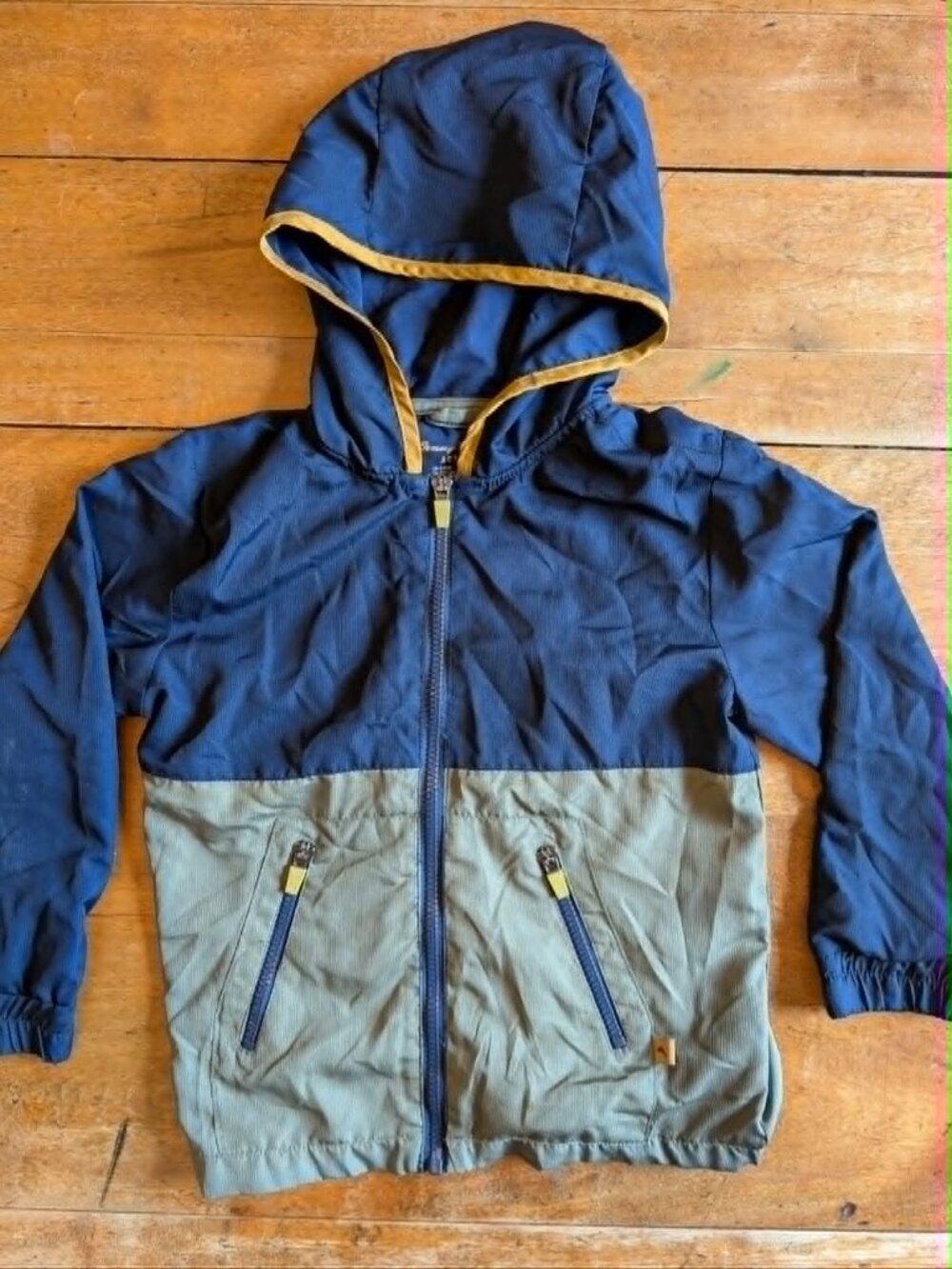 Tommy Bahama Kids Lightweight Hooded Windbreaker Jacket, Size Sm (5/6)